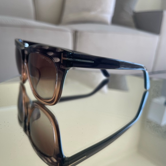 Tom Ford *New* 55 Grey/Peach worn once - Picture 6 of 6